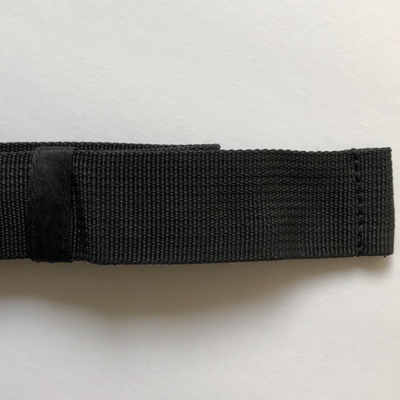 $13💋New VS LOVE PINK Deep Ruby/White Fanny Pack - Picture 6 of 8